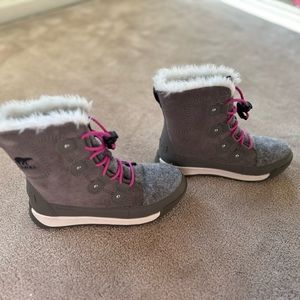 Sorel Whitney II snow boots